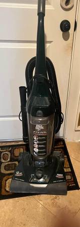 Photo Vacuum cleaner - Dirt Devil $60