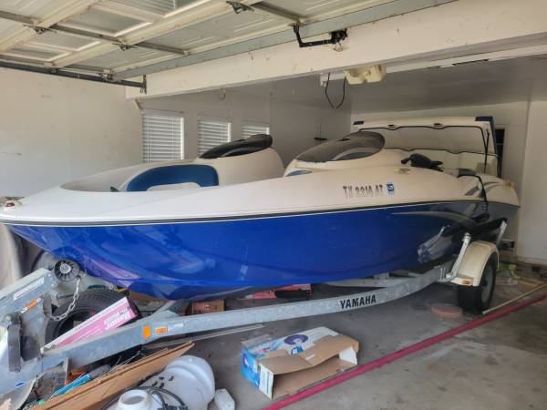 Yamaha Jet Boat LX210 $14,000