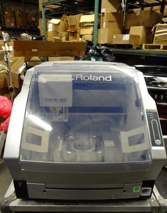 Photo Roland DWX-50 5-Axis Auto Tool Changer Dental Mill Milling Machine