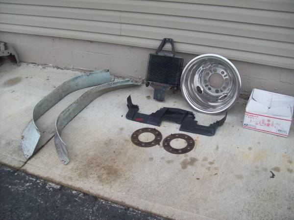 Photo 1988-1998 CHEVY  GMC DUALLY  DIESEL PARTS $100