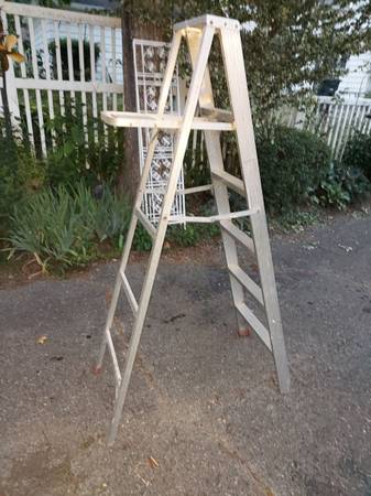 Photo 6 Ft. Aluminum Step Ladder $15