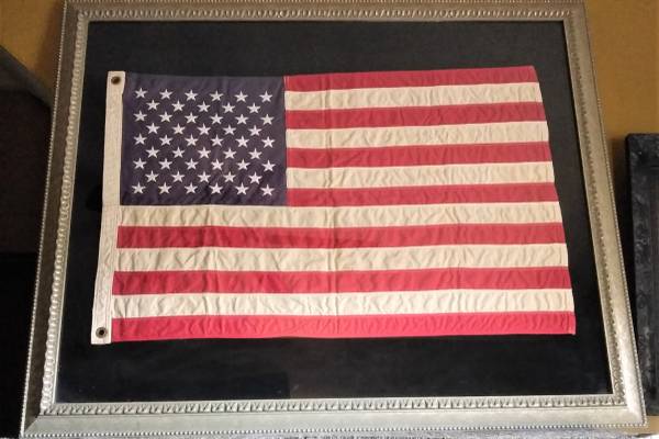 Photo American Flag-Framed-Vintage-Set On Black Velvet-3644 Behind Glass $200