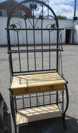Photo Forest Green Color Bakers Rack $80