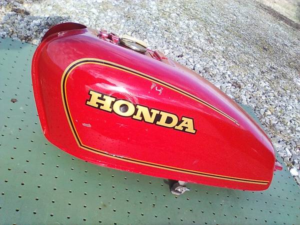 Photo Honda 125 Gas Tank $125