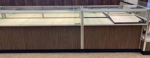Numerous Lighted Showcase Display Cases - 6 foot $100