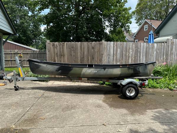 Photo Old Town Canoe with trailer and trolling motor $2,000