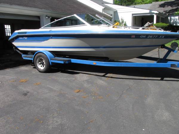 Sea Ray bowrider power boat $8,950