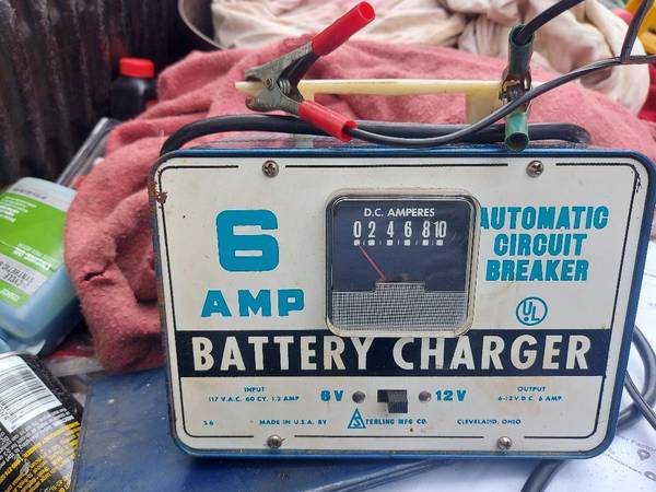 Sterling mfg 6 Amp 6  12 Volt Battery Charger USA made $30