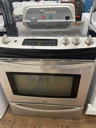 Photo Stove - Electric - Kenmore 790.46893901 Black Stainless Slide In Range $319