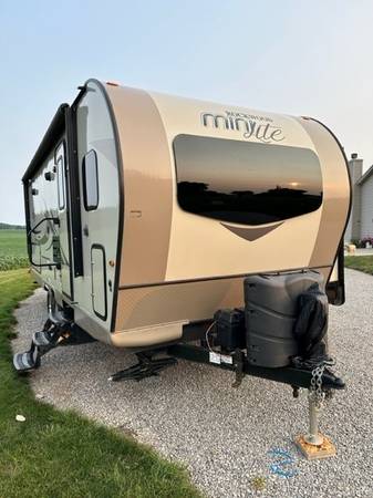 Photo USED 2019 Rockwood Mini Lite 2506S  Forest River $24,995