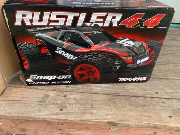 Photo traxxas limited edition snap on rustler $250