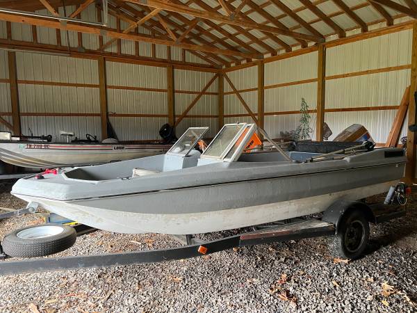 16ft Tennessee fiberglass fishing boat $1,800 | Boats For Sale ...