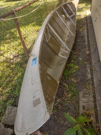 1967 Grumman Aluminum Canoe $180