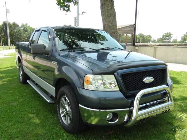 Photo 2006 Ford F150 Truck for sale 96K Miles Ex-cab Topper 4x4 $10,995