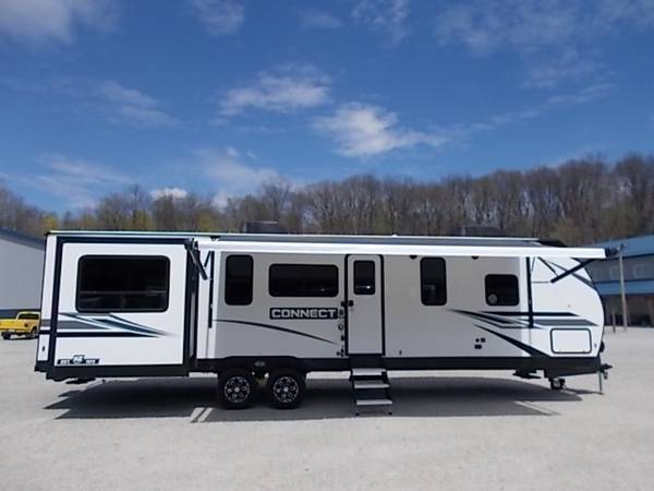 Photo 2023 KZ Connect C312RE - 33 Ft - 2 Slides - Sleeps 6 - Solar $38,995