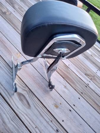 Photo BACKREST FOR HD SOFTAILS $100