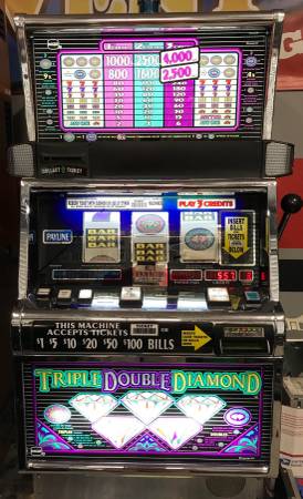 Photo IGT Triple Double Diamond Slot Machine $625