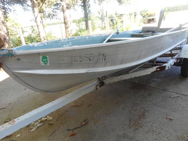 Photo Starcraft Sealite 14 foot Rowboat wIllinois Title $300