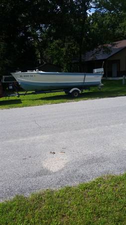 Photo Starcraft boat, Moving Sale $350
