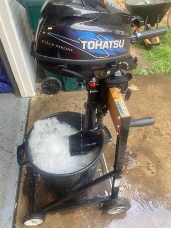 Tohatsu 3.5hp Outboard Motor 4 stroke with stand PRICE REDUCED $500