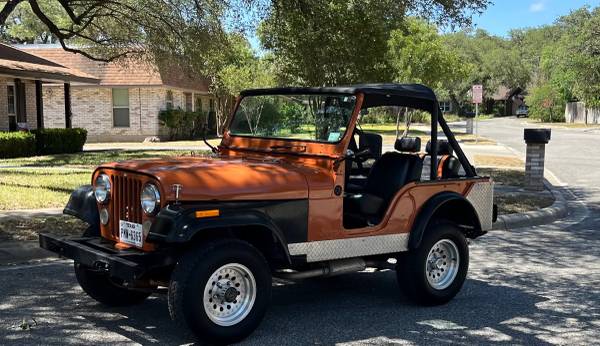 Photo 1974 Jeep CJ5 wChevy Crate 350 looking to trade for ext cab truck - $6,000 (San Antonio)