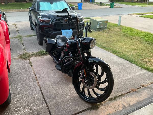 Photo 2018 Harley Road King Special (Custom) $22,000