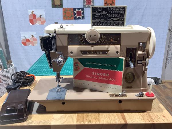 Photo 2 Vintage Singer Sewing Machines 401  201 $200