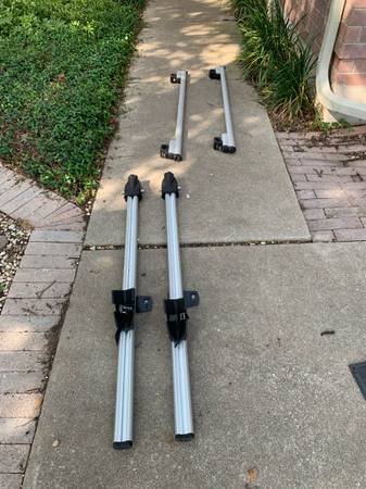 Photo E53 BMW x5 roof and bike rack $200