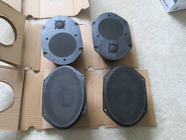 Photo 1997-2001 Ford Expedition Side Door Speakers OEM - Used (4 Total) $50
