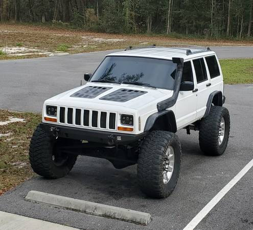 Photo 1999 Jeep Cherokee XJ (One Ton) $17,995