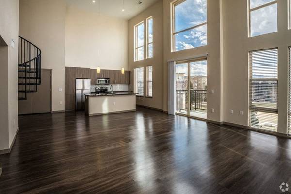 1 bed Loft with Mountain views Lakewood Top FLOOR $2,290