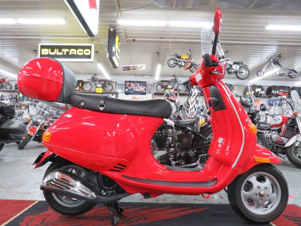 Photo 2002 Vespa ET4 150cc -SOLD (Steeles Cycle Buy,Sell,Trade,Consign) $2,499