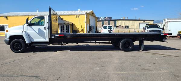 Photo 2005 GMC 5500 Topkick With 8.1 V8 And 24ft Flatbed - $15,999 (CallText Rich For Price 303-408-5333)