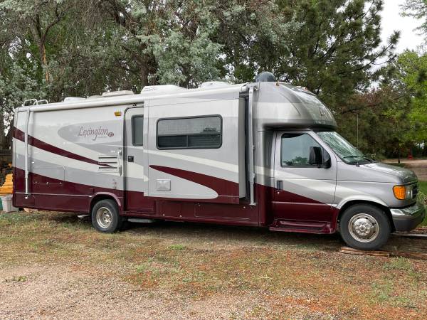 Photo 2006 Forest River Lexington GTS RV with full body paint and 3 slides $39,950