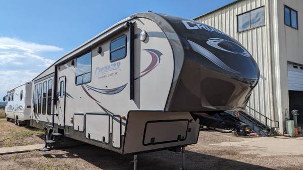 Photo 2014 CRUSADER CSF350REQ by FOREST RIVER 5th WHEEL $29,990