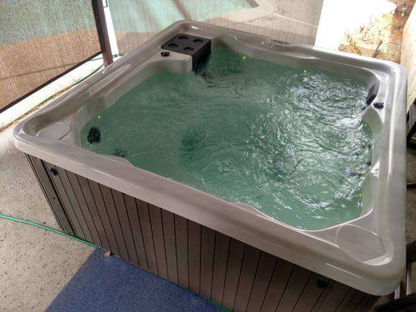 Photo 2014 Legacy Whirlpool Hot tub By Master Spas $4,250