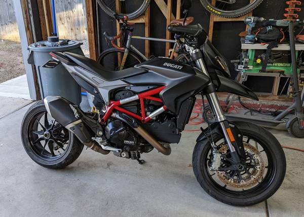 Photo 2015 Ducati Hypermotard 821 $7,800