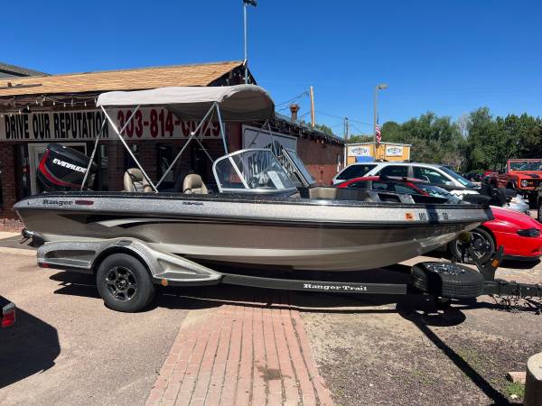 Photo 2016 Ranger realta 1850LS Fishing Boat, Bimni top, trolling motor $32,000