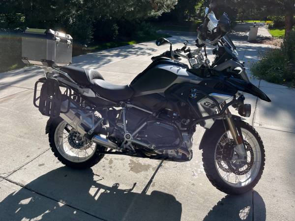 Photo 2017 BMW R1200GS Only 2750 miles $15,500