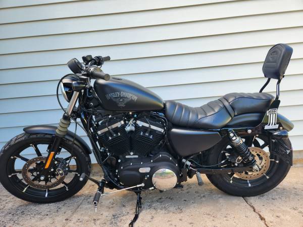 Photo 2017 Low Mileage Harley Iron 883 XL $6,500