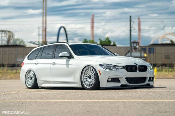 Photo 2018 BMW 330i xDrive Sports Wagon $33,300