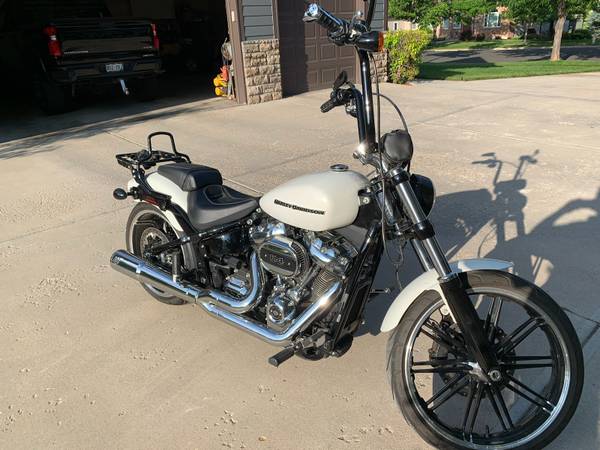 Photo 2019 Harley Breakout 1460 miles $20,500