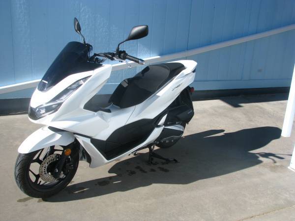 Photo 2021 Honda PCX Scooter - $3,500 (Leadville) $3,500