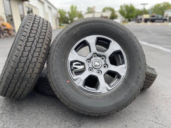 Photo 2022 Set of 5 17 Ford Bronco Wheels Big Bend rims oem tires 6x5.5 $1,000