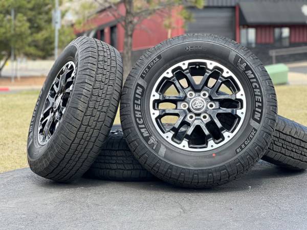 Photo 2022 Toyota TRD Tundra black rims oem 6x5.5 wheels Sequoia tires $1,350