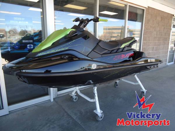 Photo 2023 Yamaha Jet Blaster, 1050cc 3-seater PWC, Black