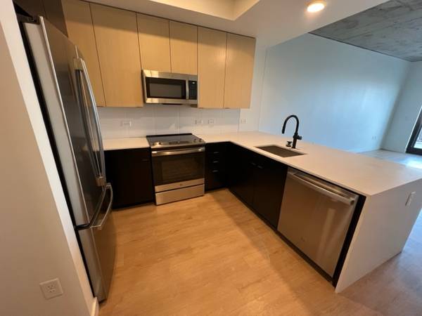 4 Weeks Free Stunning Brand New Apt in River North 5 Mins Downtown $2,122