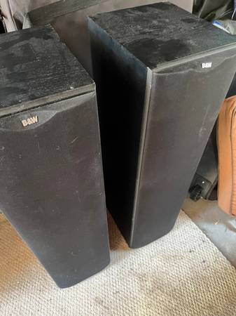 Photo B and W speakers DS603 $400