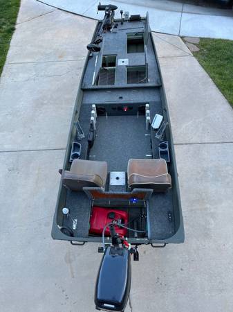 Bass boat jon boat conversion with lots of extras $4,900