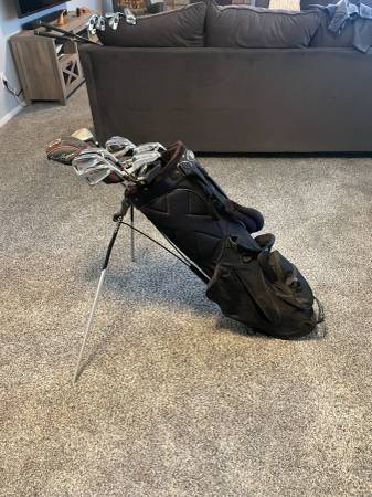 Photo Ben Hogan Apex Edge golf clubs and bag $100